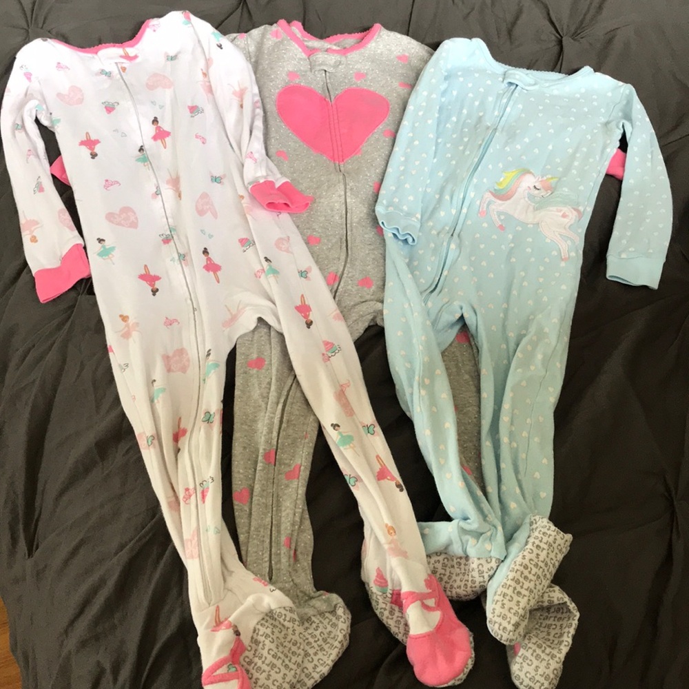 Carters 3t feety pajamas